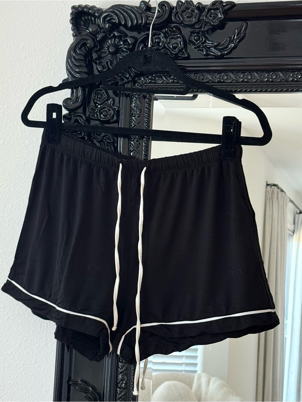 Gap | Women’s Black SoftMade Modal Pajama Lounge Shorts - Picture 3 of 5
